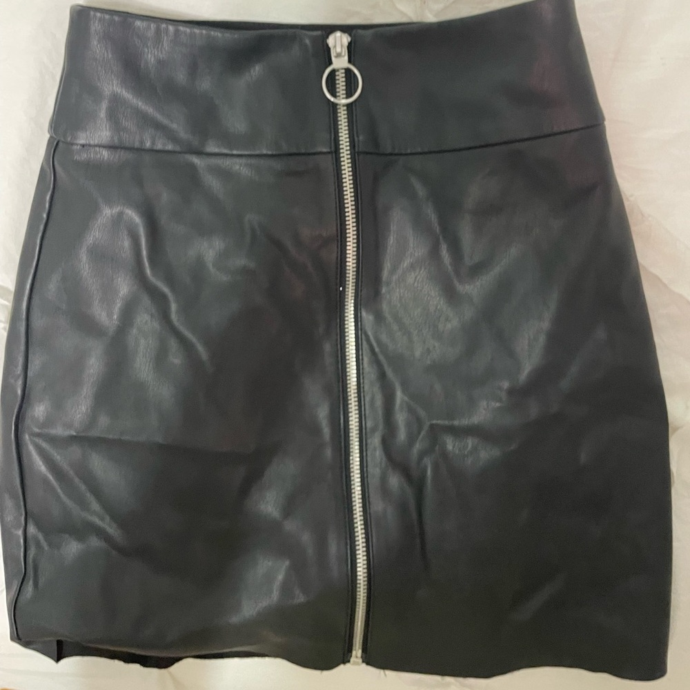 express black leather skirt with zipper detail